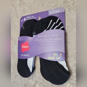 Hanes Women Ultimate Black & Black with White Stripes Invisible Liner Socks